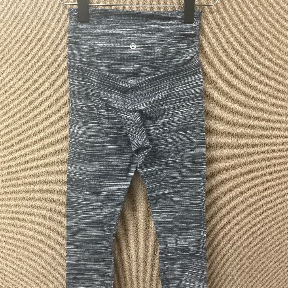 🖤Lululemon  Align Cropped Dark Grey High-Waisted Performance size 4 Looks new - Picture 5 of 11